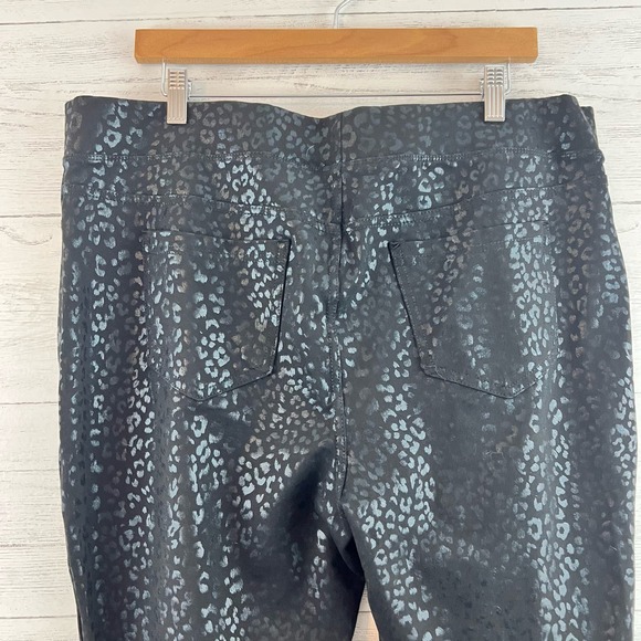 Terra & Sky Coated Leopard Print Pull On Skinny Pants Size 1X - Picture 4 of 7